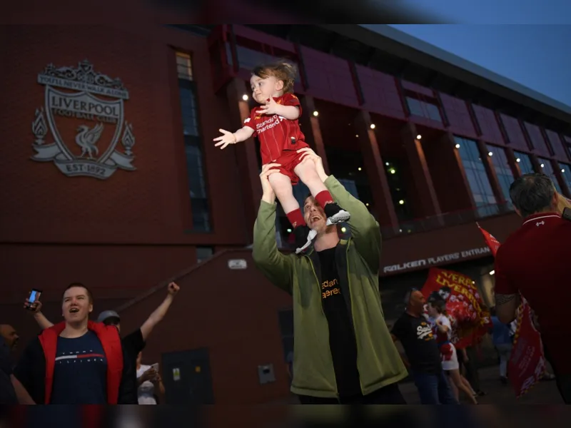 Liverpool põe fim em jejum de 30 anos e conquista a Premier League