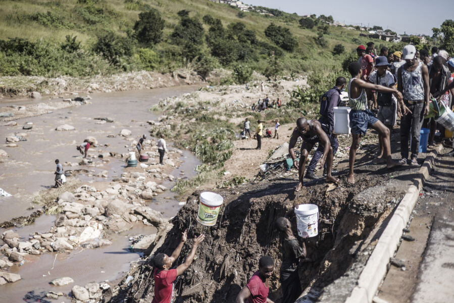Enchentes na África do Sul deixam quase 400 mortos | A TARDE